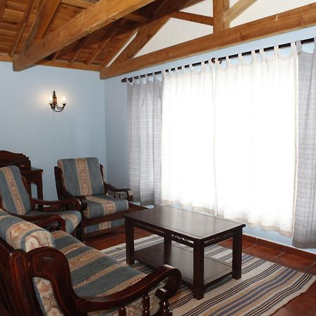 בית הארחה Capelo 	Casa Capelinhos מראה חיצוני תמונה